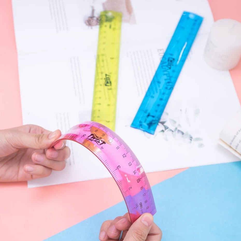 Thước kẻ nhựa dẻo